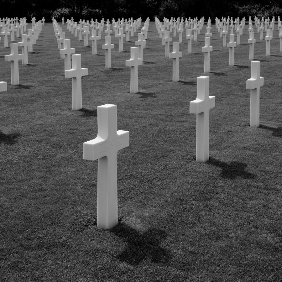D-Day_Cemetery_in_Normandie_(2747043524)